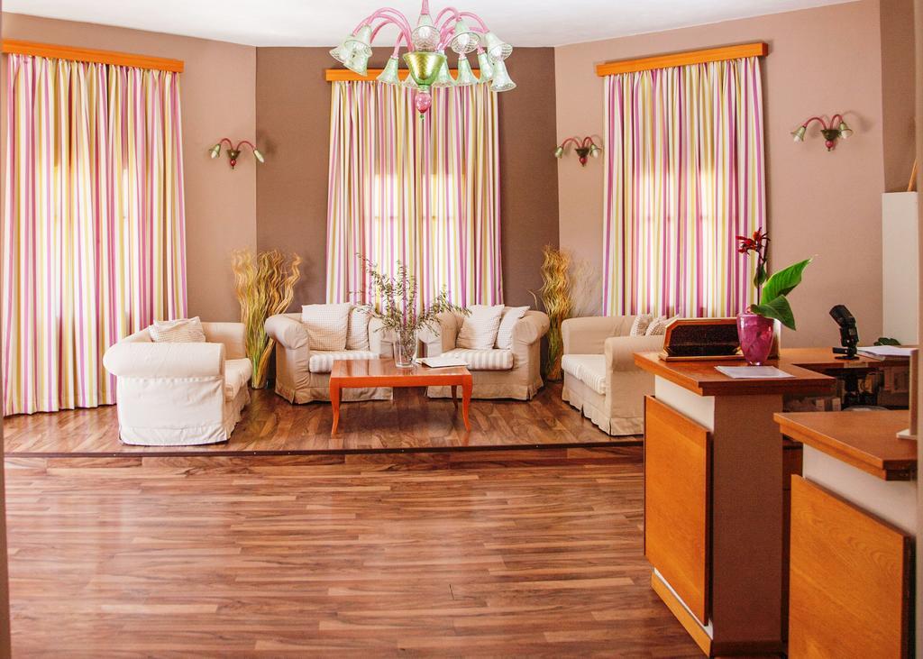 G George Aparthotel Nidrí Kültér fotó