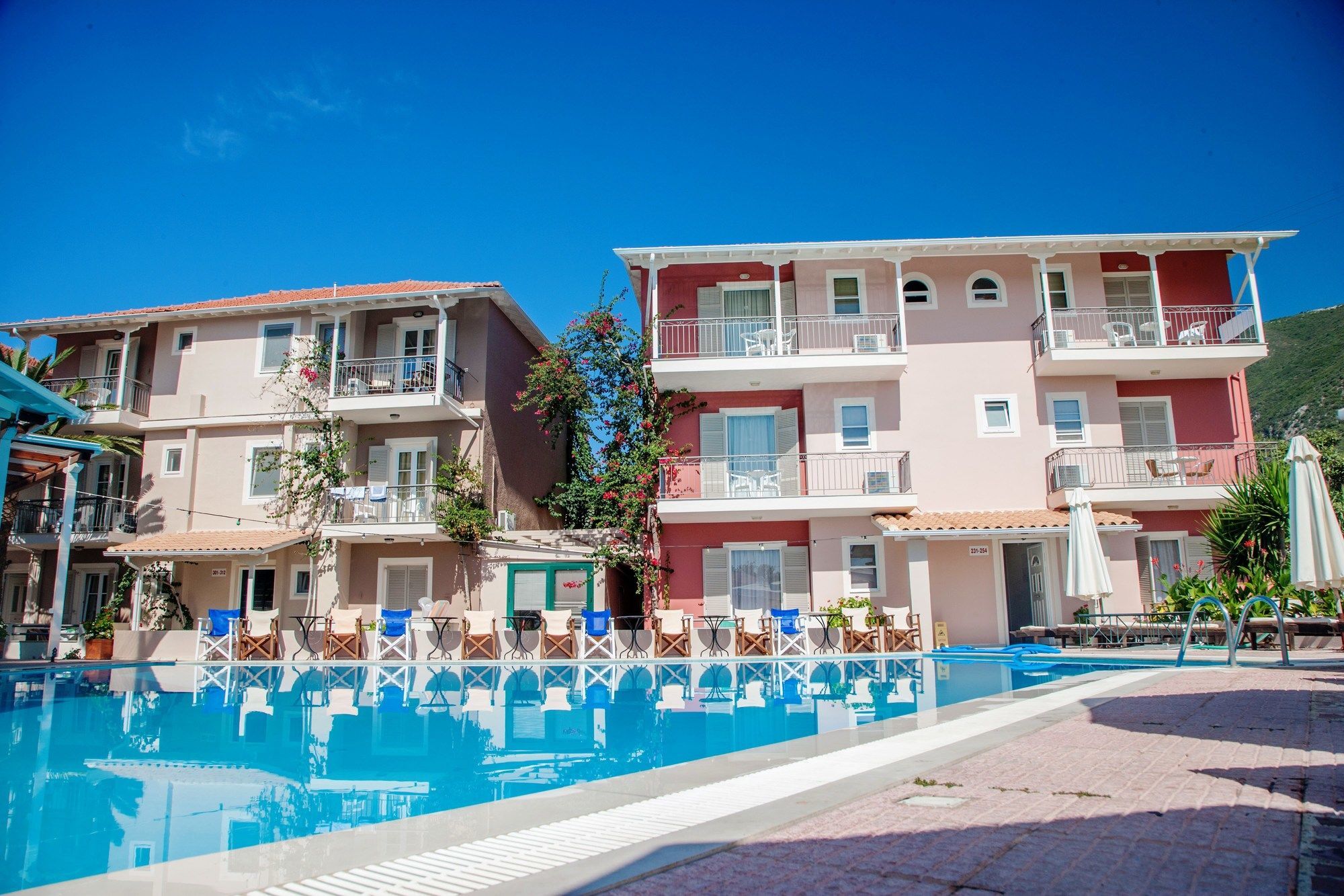 G George Aparthotel Nidrí Kültér fotó