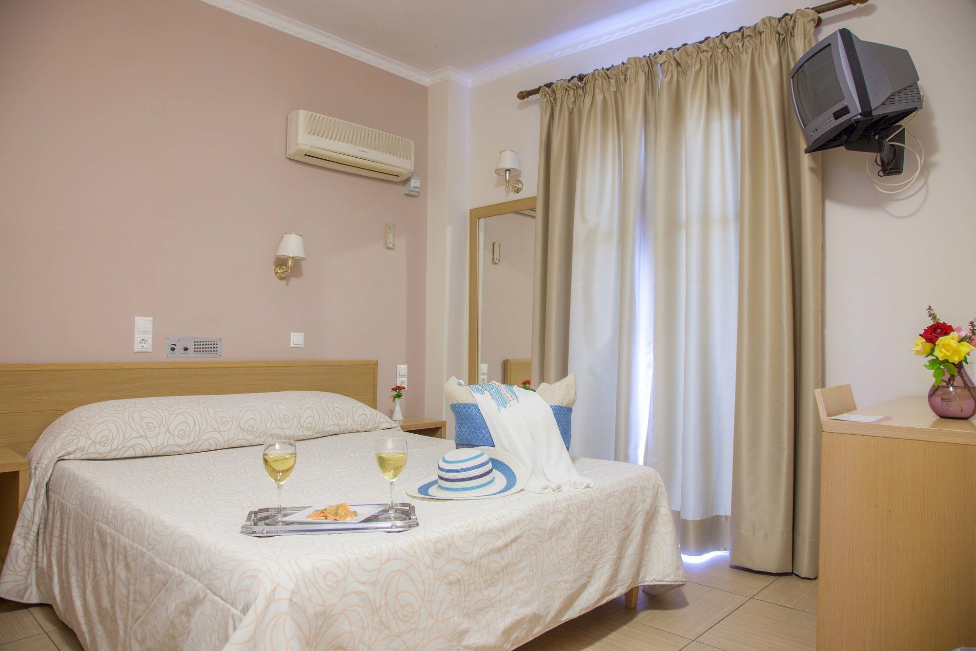 G George Aparthotel Nidrí Kültér fotó
