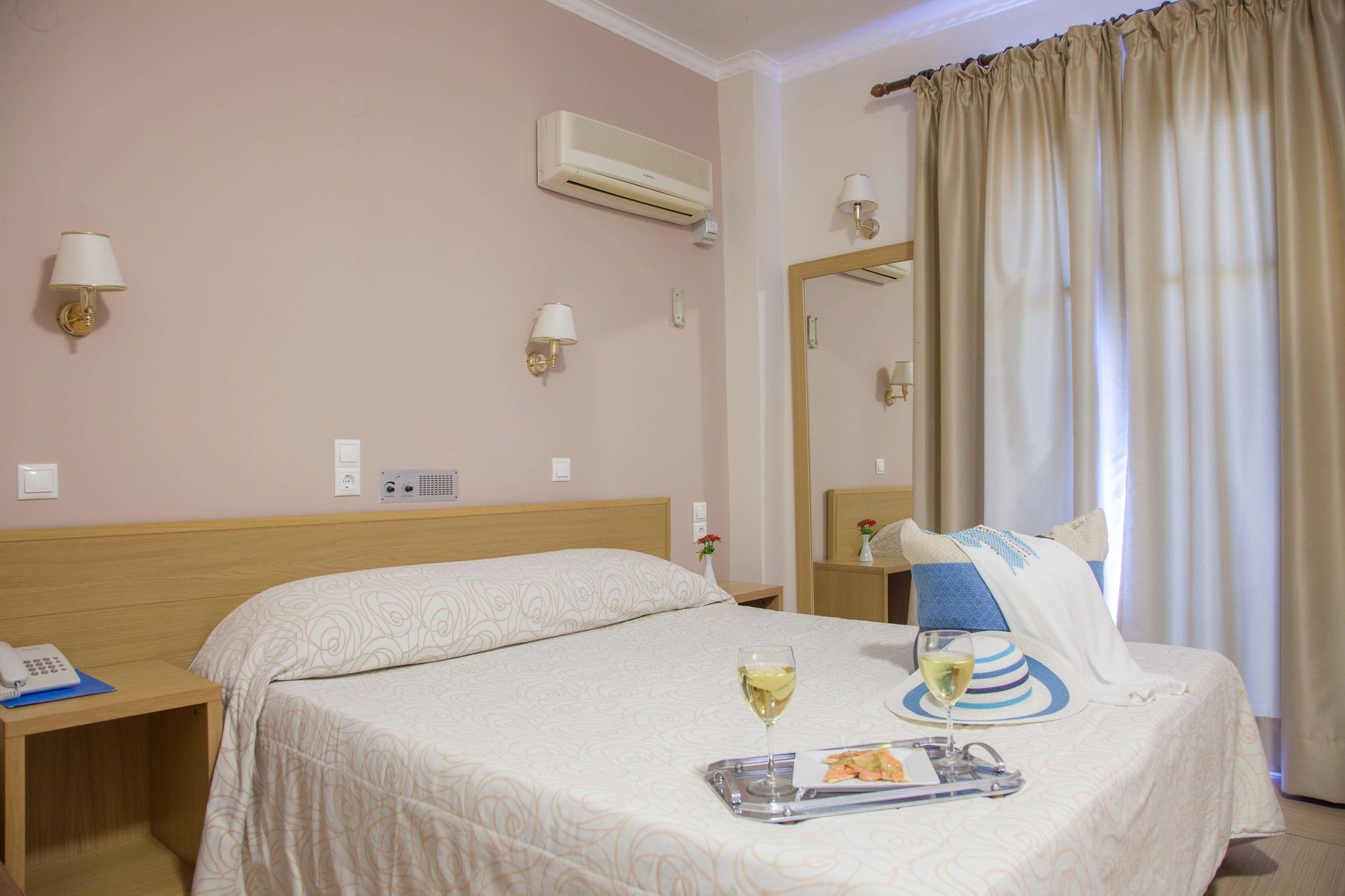 G George Aparthotel Nidrí Kültér fotó